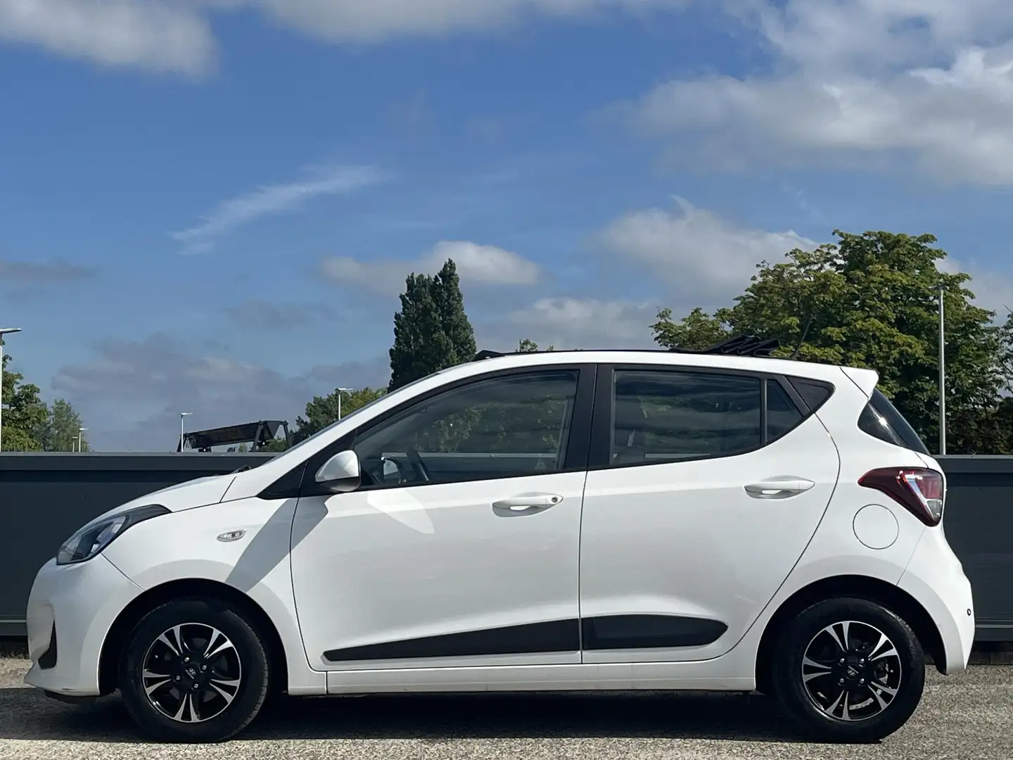 Hyundai i10 1.0i Comfort |  Schuifdak-Vouwdak| Navigatiesystee Wit - 2
