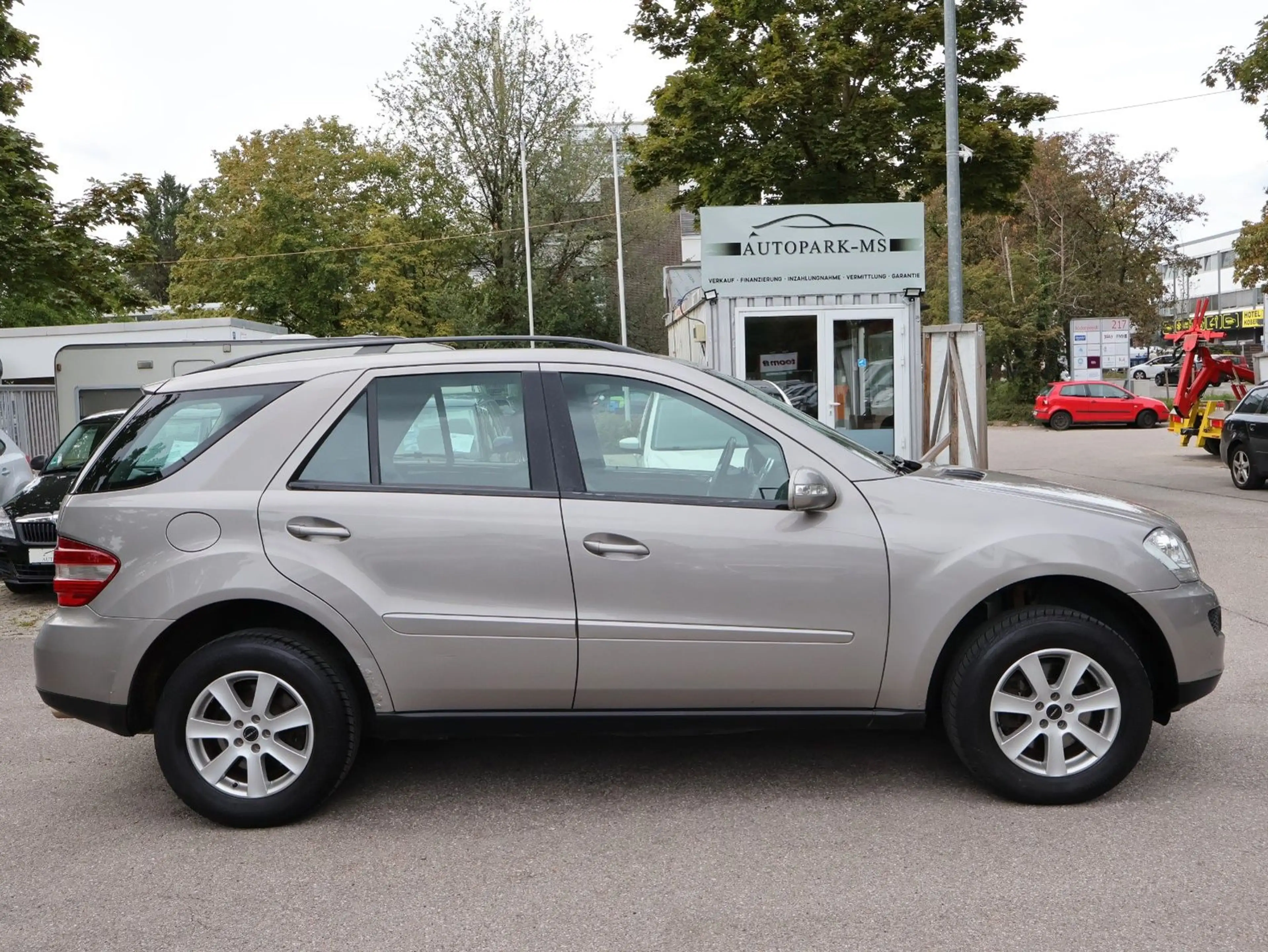 Mercedes-Benz ML 320 CDI 4Matic TÜV 07/28-NAVI-AHK-PDC-LUFT — photo 7