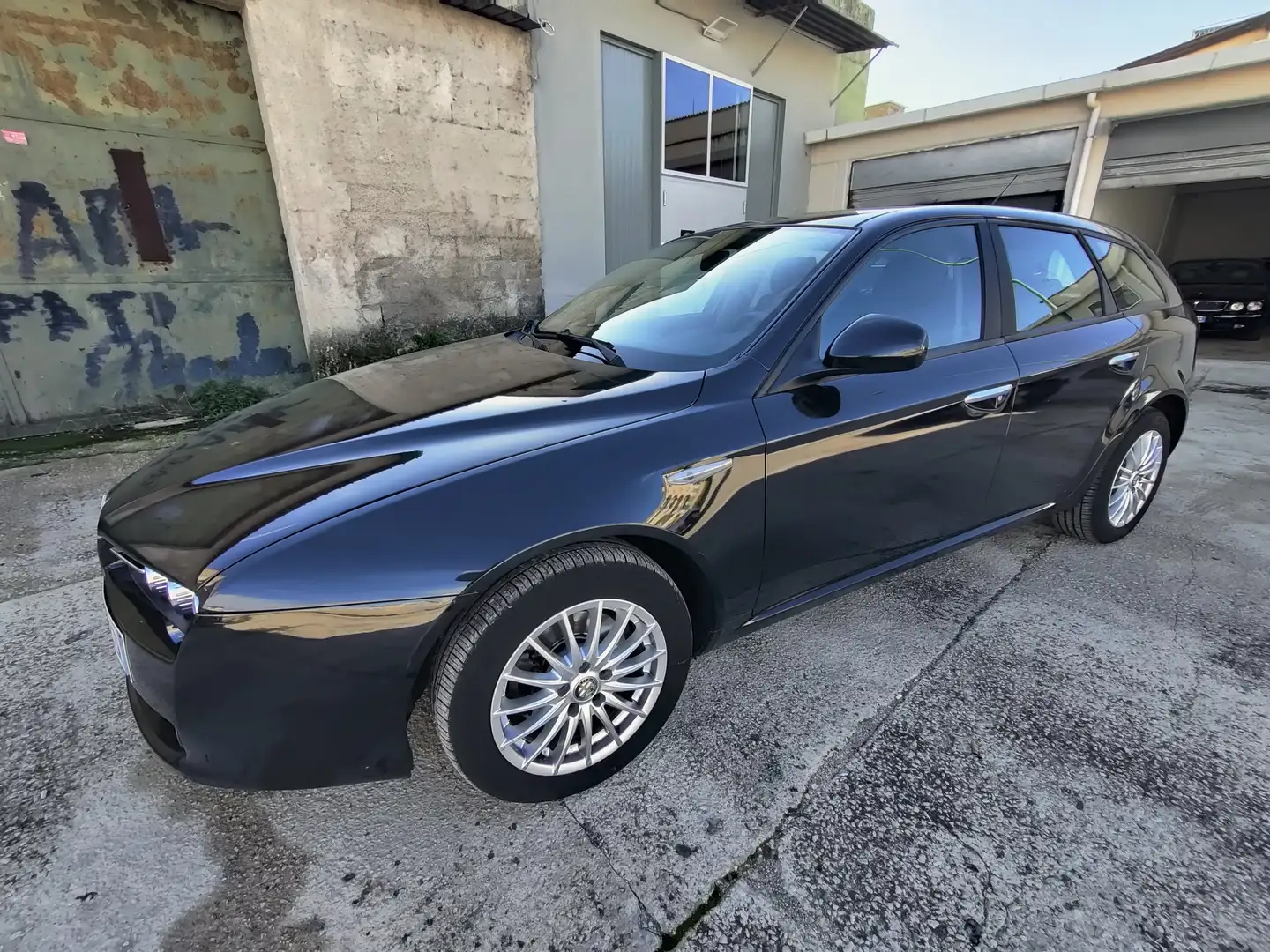 Alfa Romeo 159 159 SW 1.9 jtdm 16v Distinctive 150cv Zwart - 1