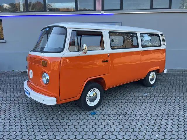 Volkswagen T2 8 posti walktrouth