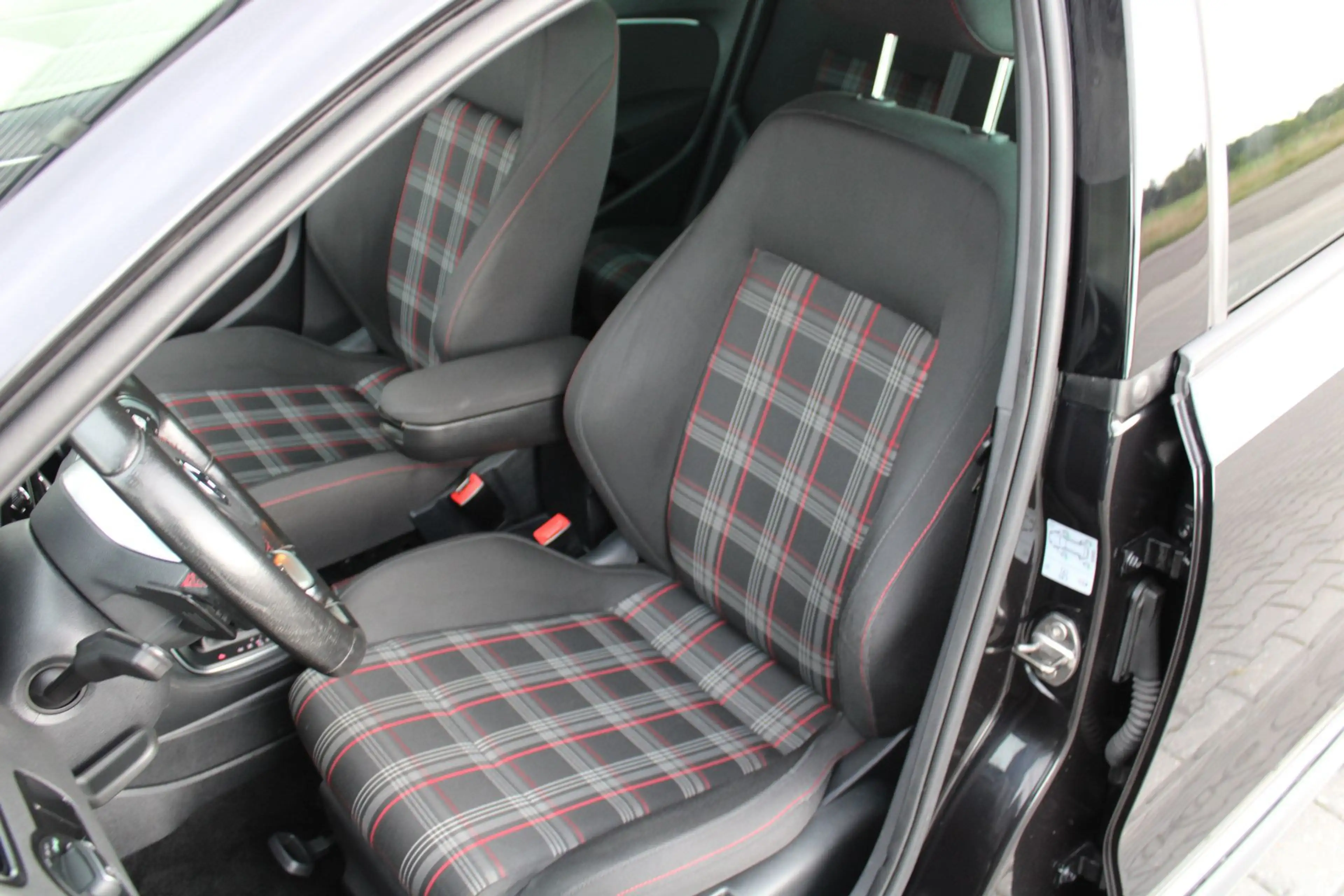 Volkswagen Polo GTI 1.8 TSI DSG|18''GTI|NAVI|SPORTONDERSTEL|FULL LED|F — photo 14
