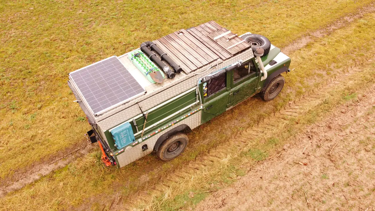 Land Rover Defender 130 300Tdi – verlängertes Chassis, Aufstelldach, autarker Expeditionsausbau, TÜV neu, foto 6