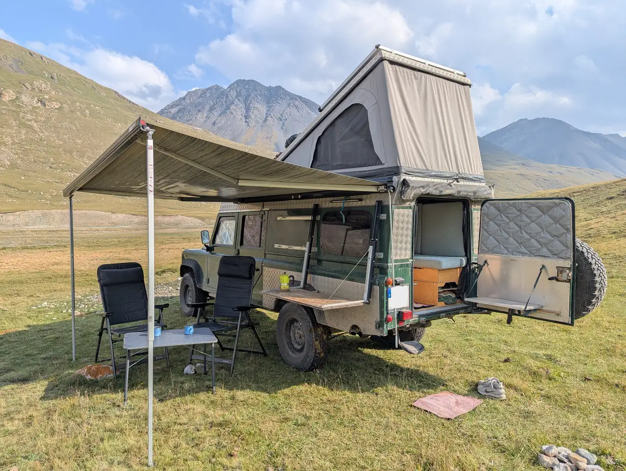 Land Rover Defender 130 300Tdi – verlängertes Chassis, Aufstelldach, autarker Expeditionsausbau, TÜV neu, foto 2