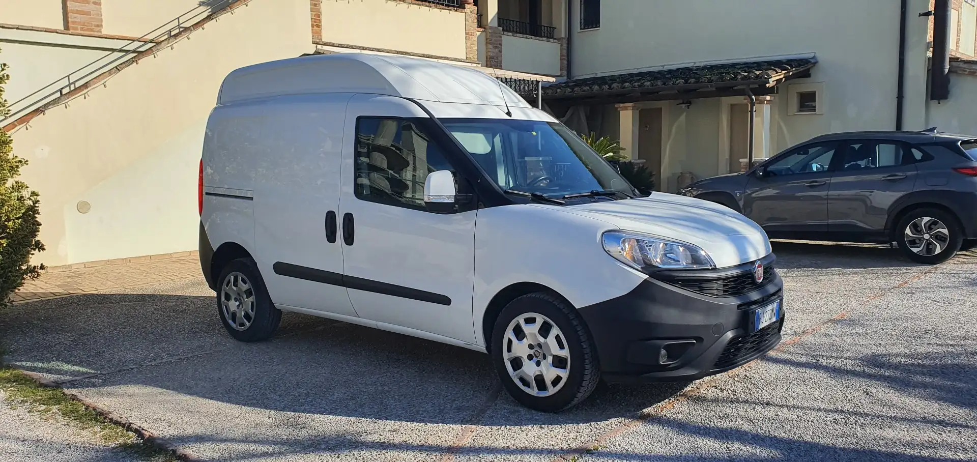 Fiat Doblo 1.6 mjt 16v tetto alto 120cv my17 Weiß - 1