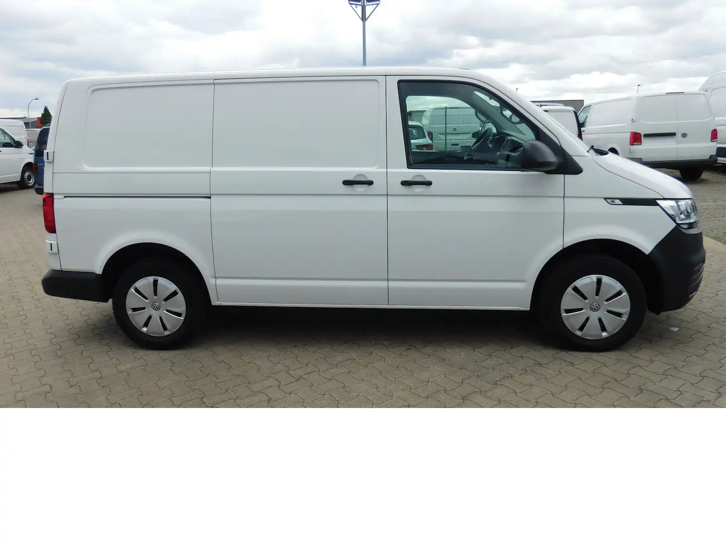Volkswagen T6.1 Transporter 2.0 TDI BMT Kasten 3Sitze Navi Wit - 2