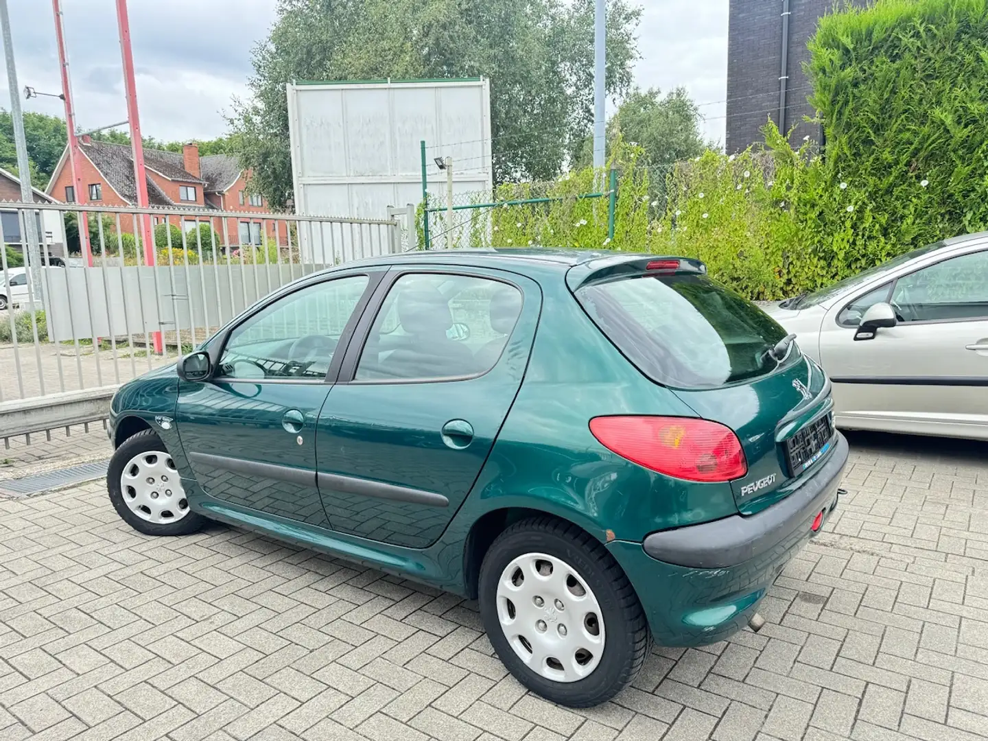 Peugeot 206 206 1.4i Benzine Enfant Terrible Edition Verde - 2