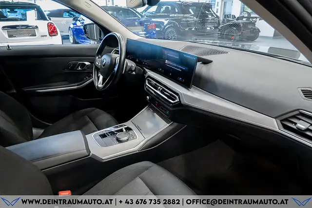 BMW 3 Series view 13
