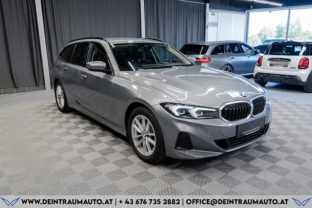 BMW 3 Series view 4