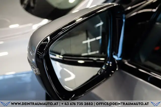 BMW 3 Series view 15