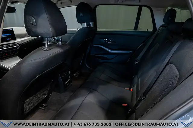 BMW 3 Series view 14