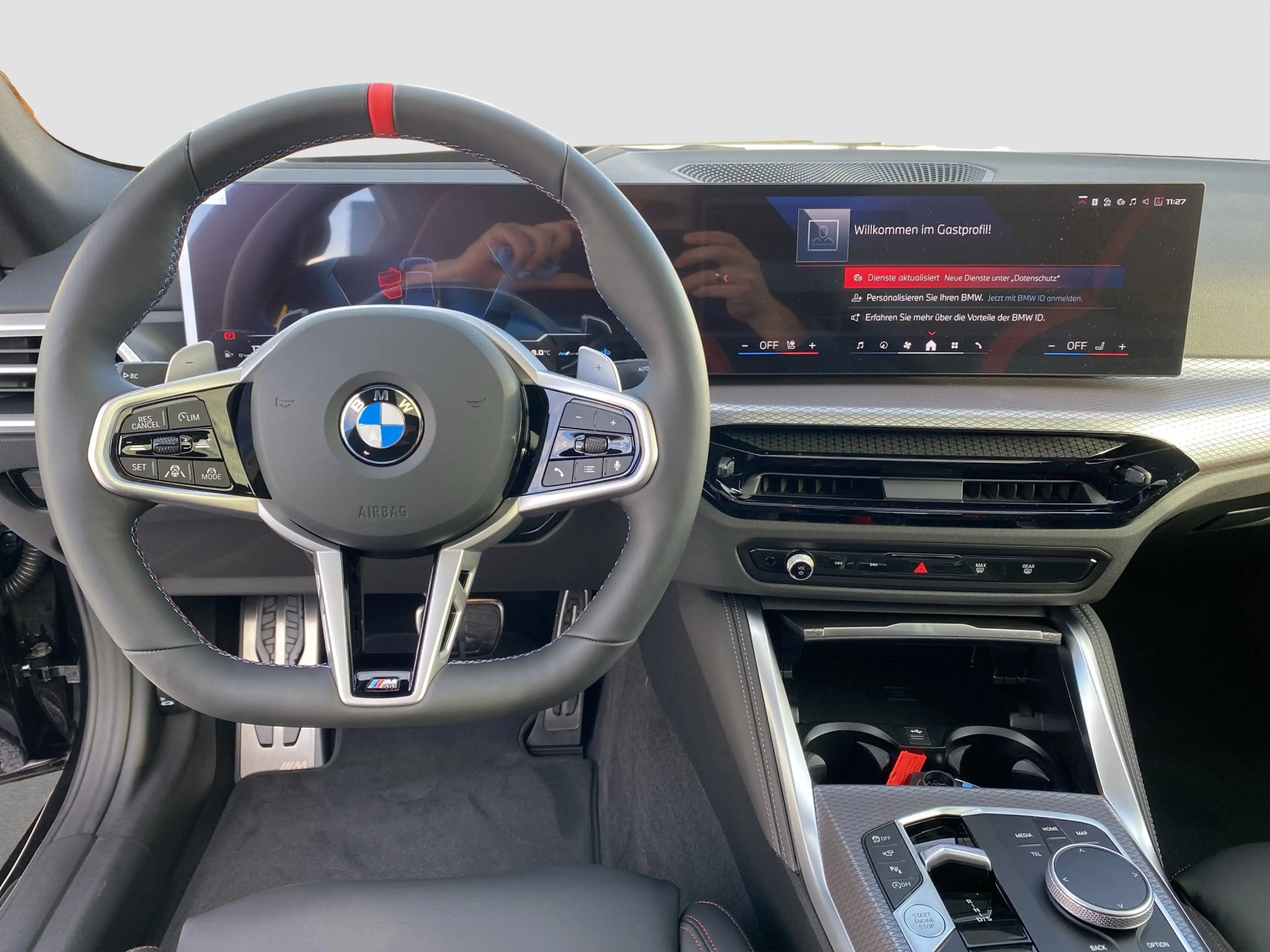 BMW M4 i xDrive Gran Coupé M-Sport UPE: 93.100 EUR — photo 12
