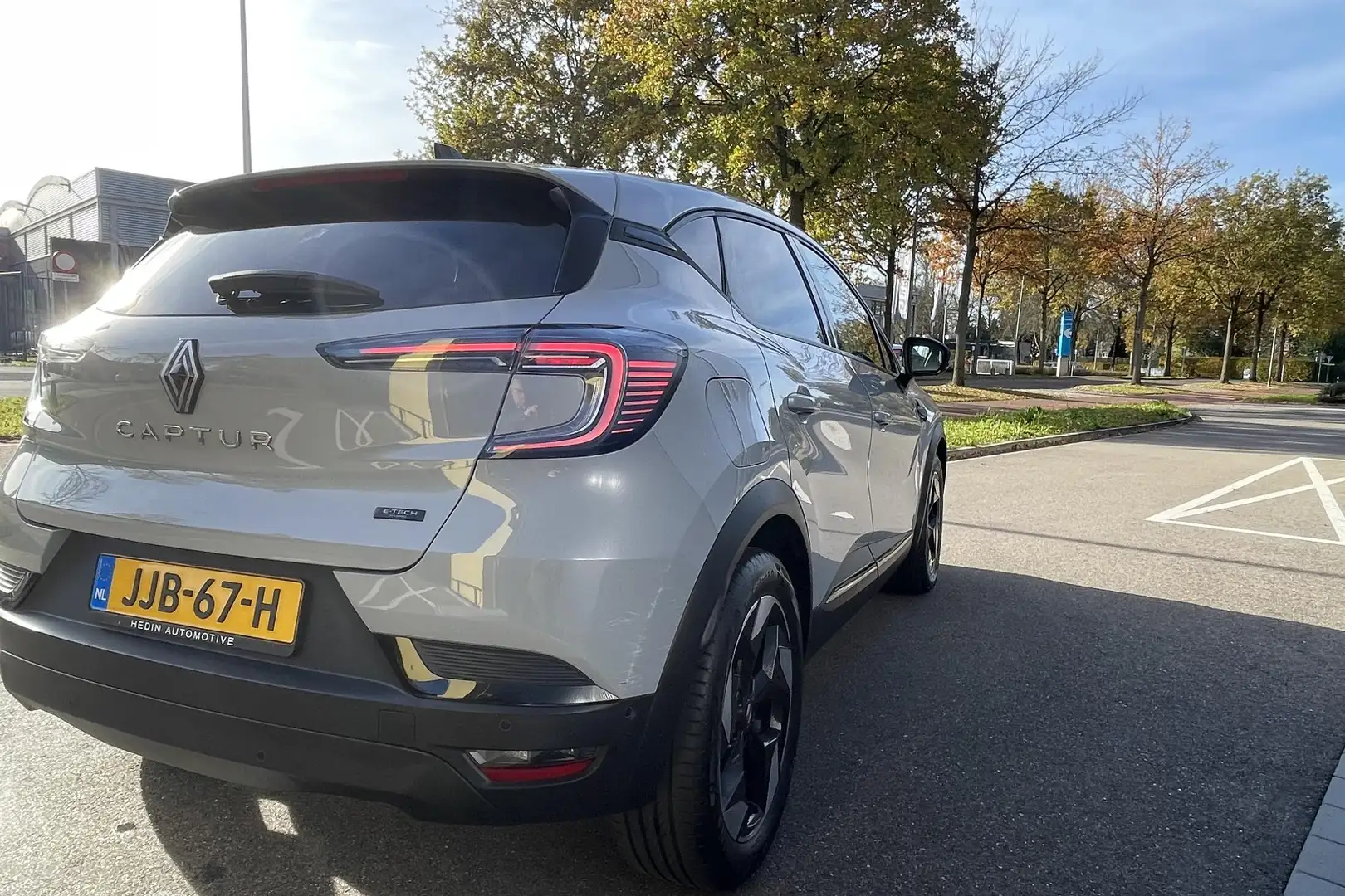 Renault Captur 1.6 E-Tech full hybrid 145 techno Gris - 2