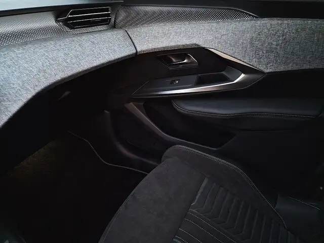 Peugeot 5008 mHEV 145 e-DCS6 GT Exclusive Aut. "sofort verfü... Ansicht 41