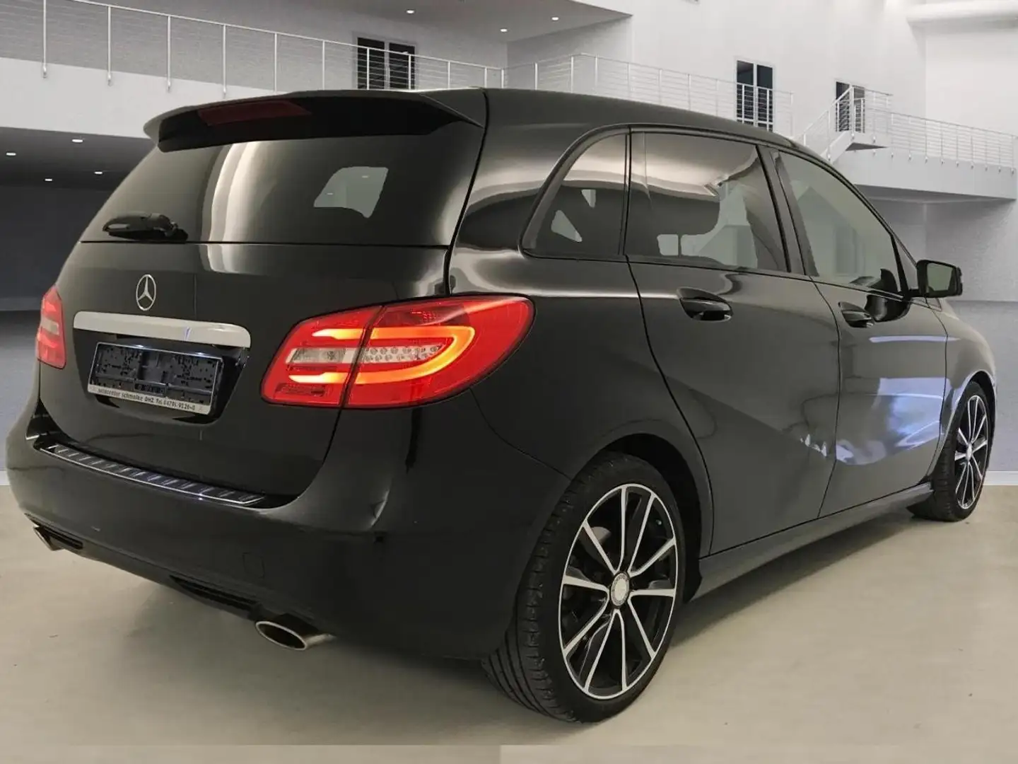 Mercedes-Benz B 180 B 180*1.Hand*Sport-Paket* Schwarz - 2