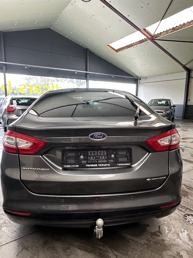 Ford Mondeo 2.0 TDCi Business Class+ PowerShift Grau - 2