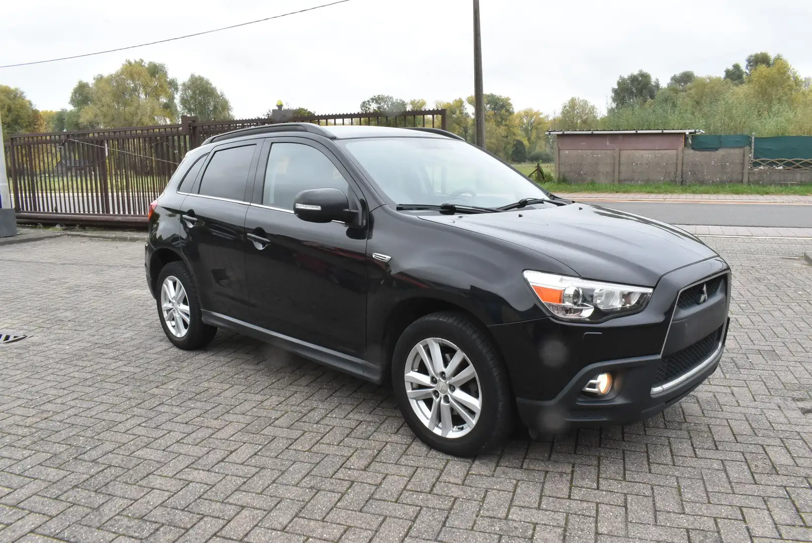 Mitsubishi ASX 1.8 Di-D ntense Xénon / Pano / Leder Noir - 2
