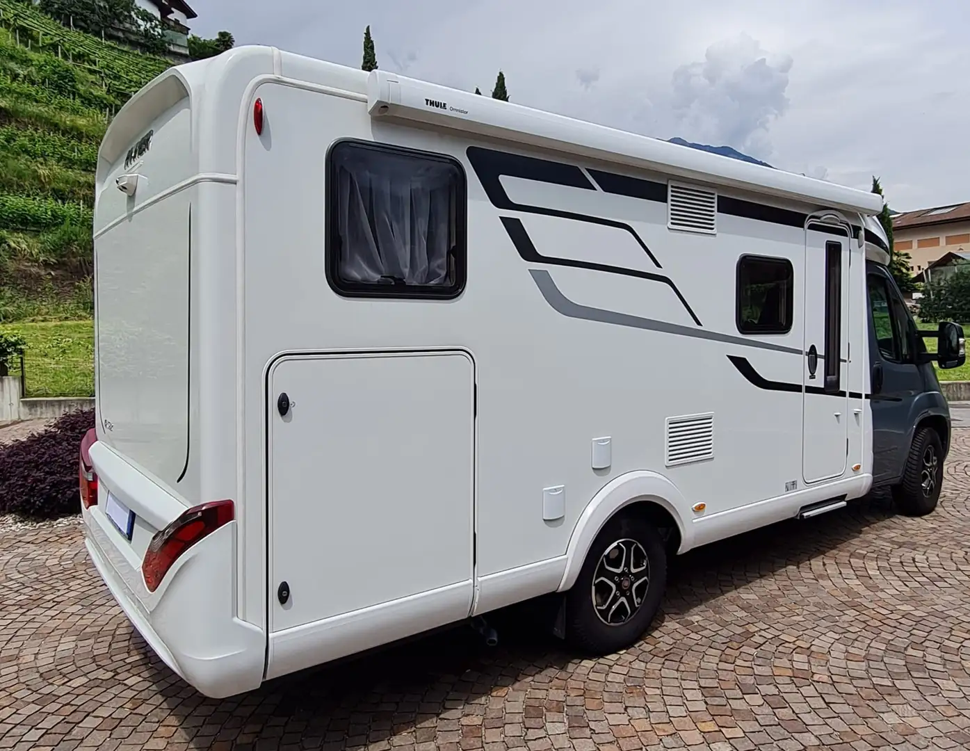 Hymer/Eriba Exsis T580 Gris - 2