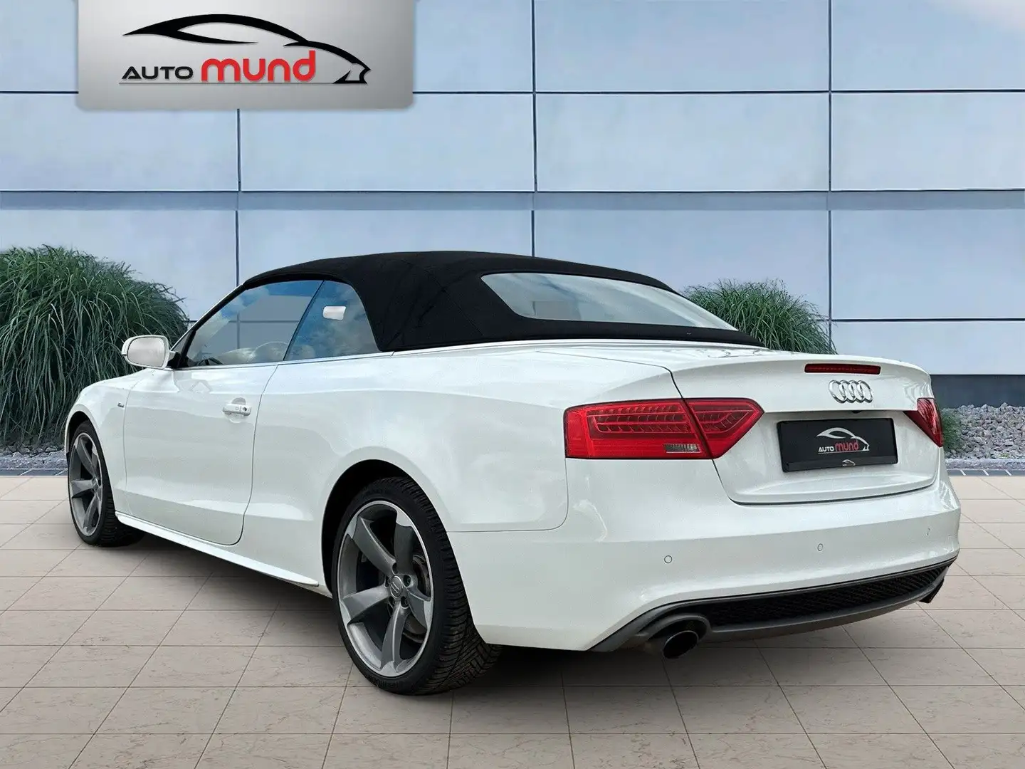 Audi A5 Cabriolet 2.0 TFSI quattro Automatik *Navi* Blanc - 2