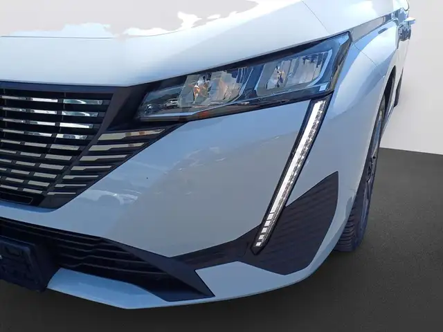 Peugeot 308 view 9