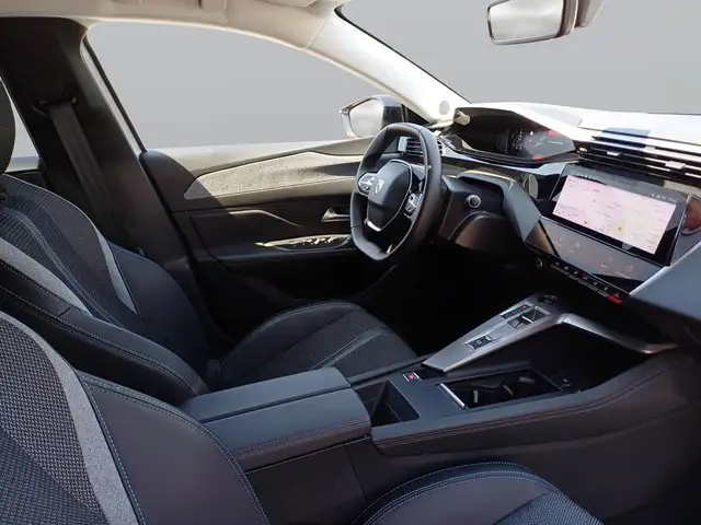 Peugeot 308 view 11