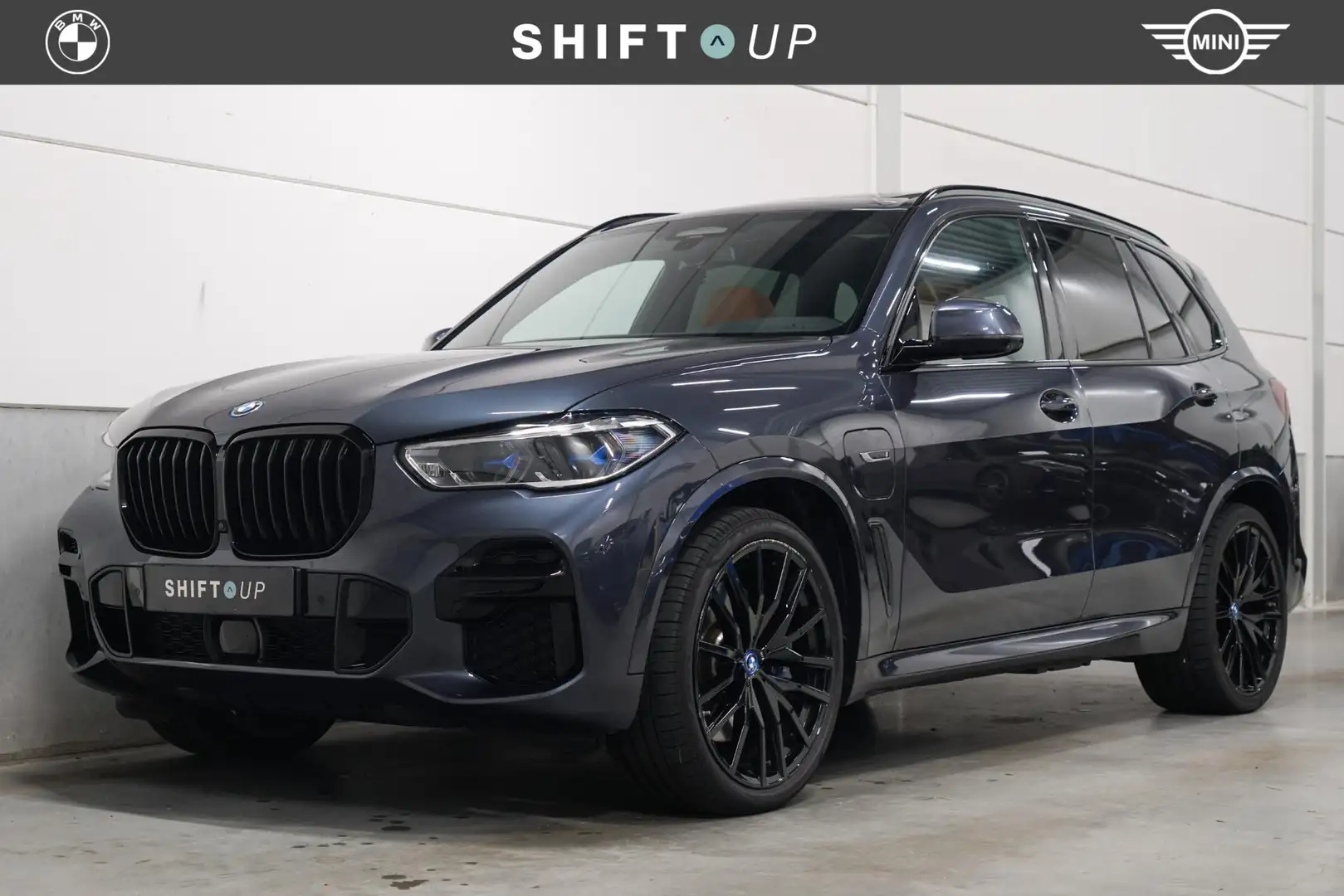 BMW X5 xDrive45e M-Sport | Panoramadak | Bowers & Wilkins Grijs - 1