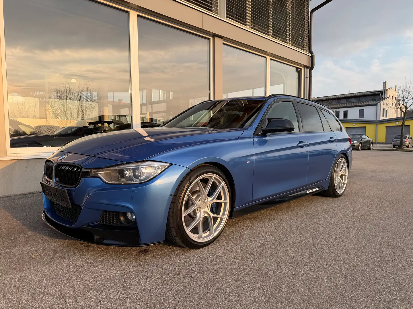 BMW 325 325d Touring Blau - 2