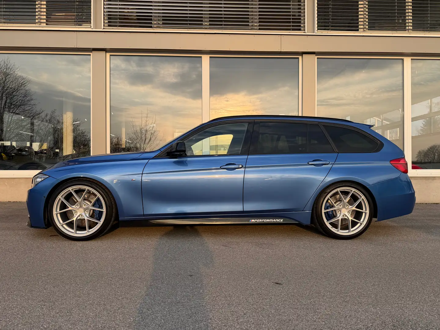 BMW 325 325d Touring Blau - 1