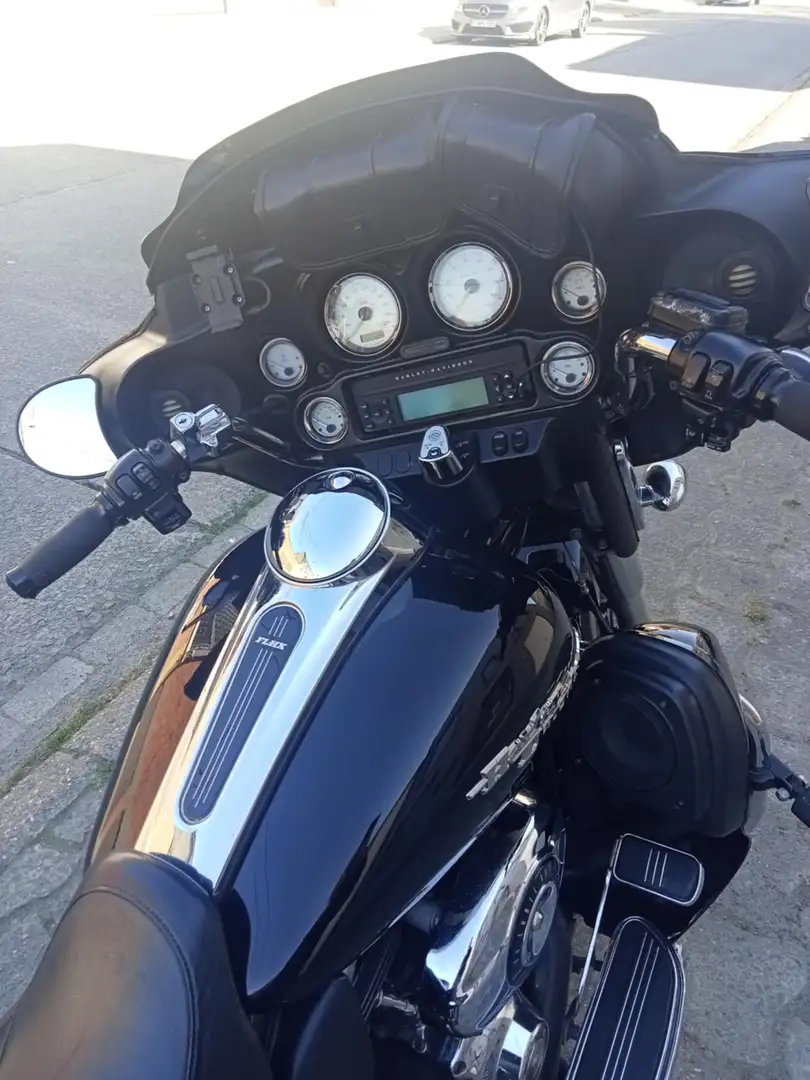 Harley-Davidson Street Glide Negru - 2