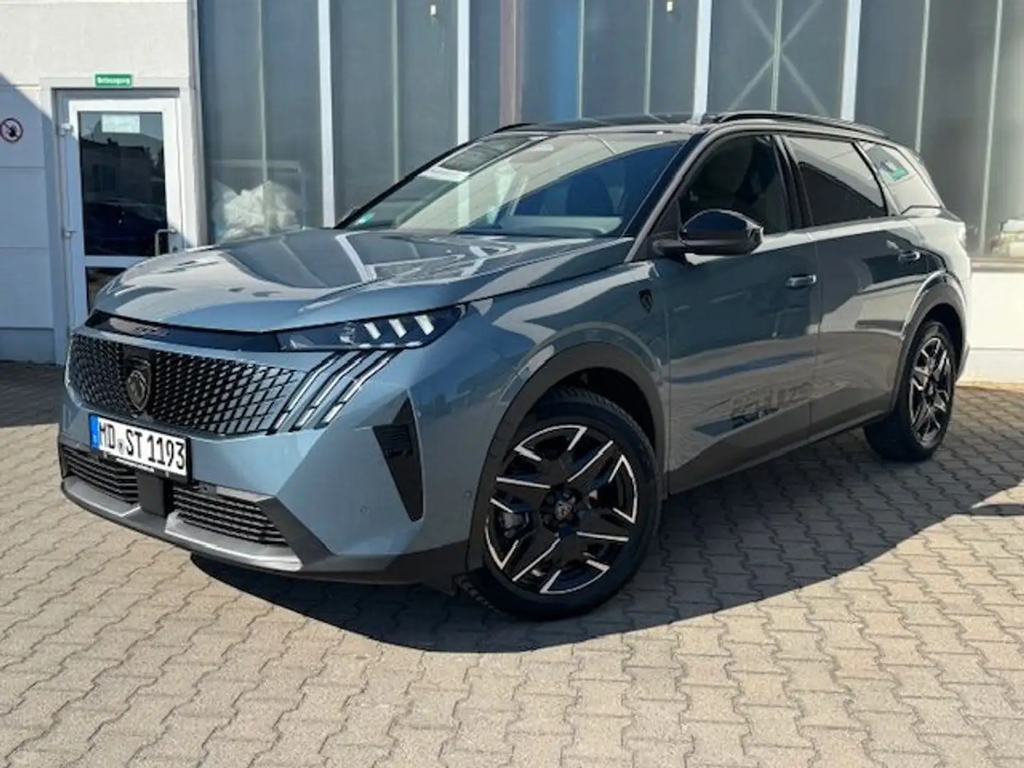 Peugeot 5008 Hybrid 136 e-DSC6 GT (K) Blau - 1