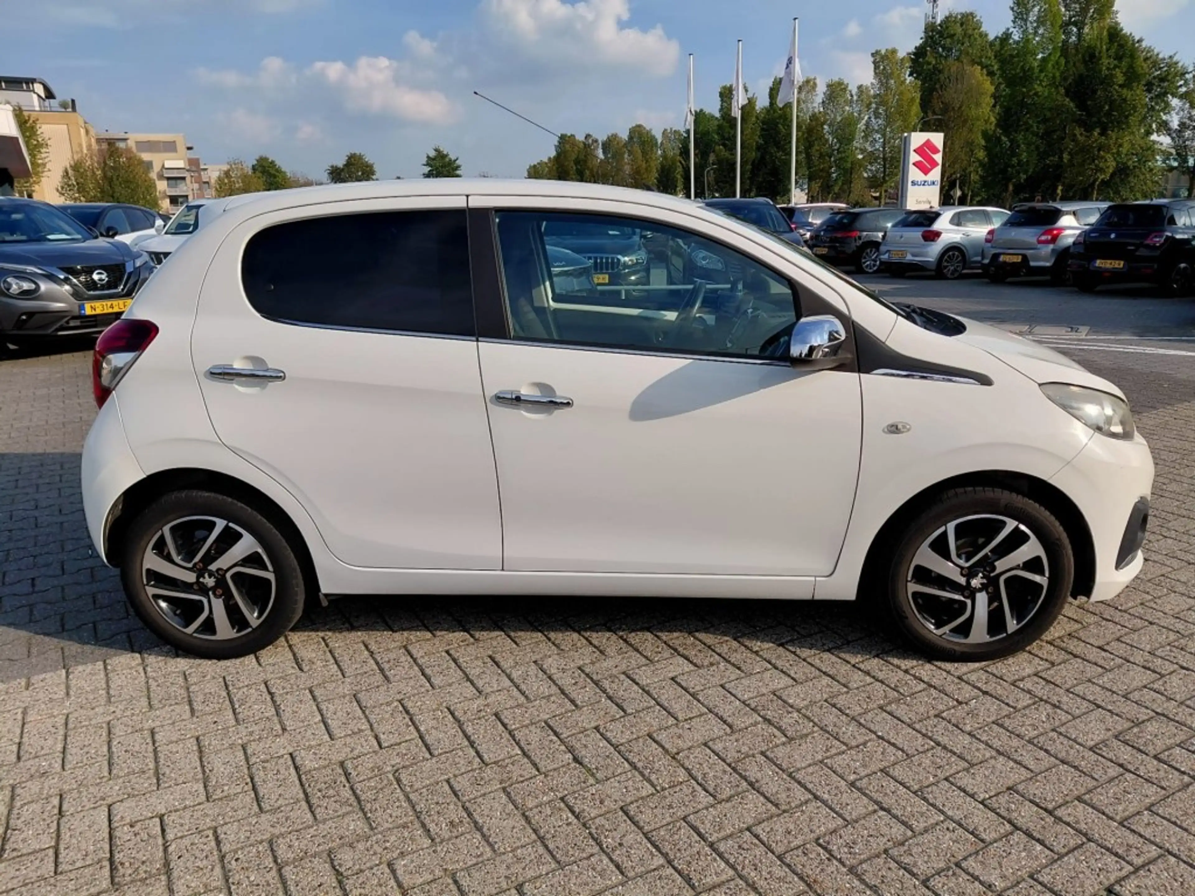 Peugeot 108 KEYLESS CAMERA CRUISE ECC — photo 10