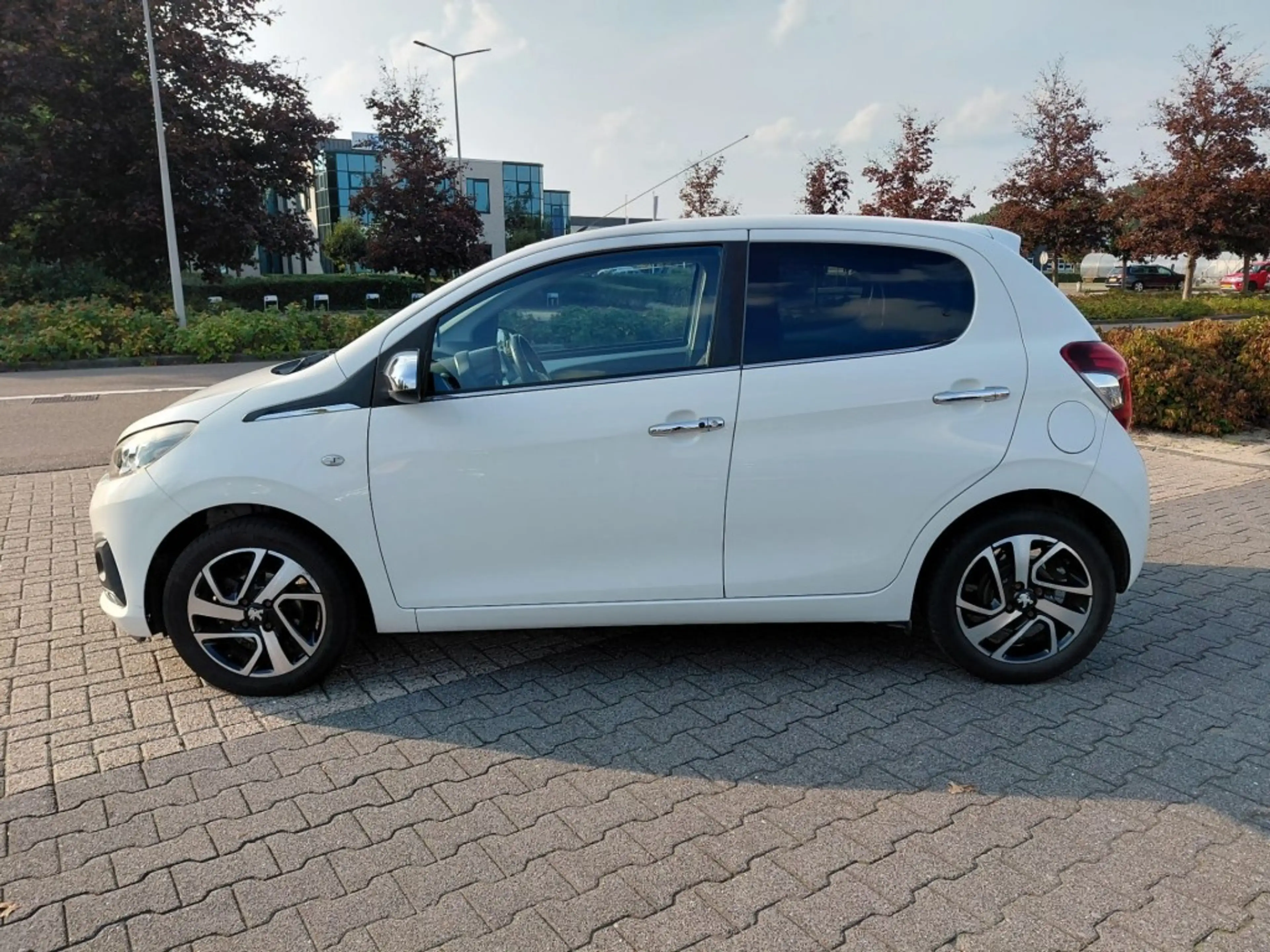 Peugeot 108 KEYLESS CAMERA CRUISE ECC — photo 8