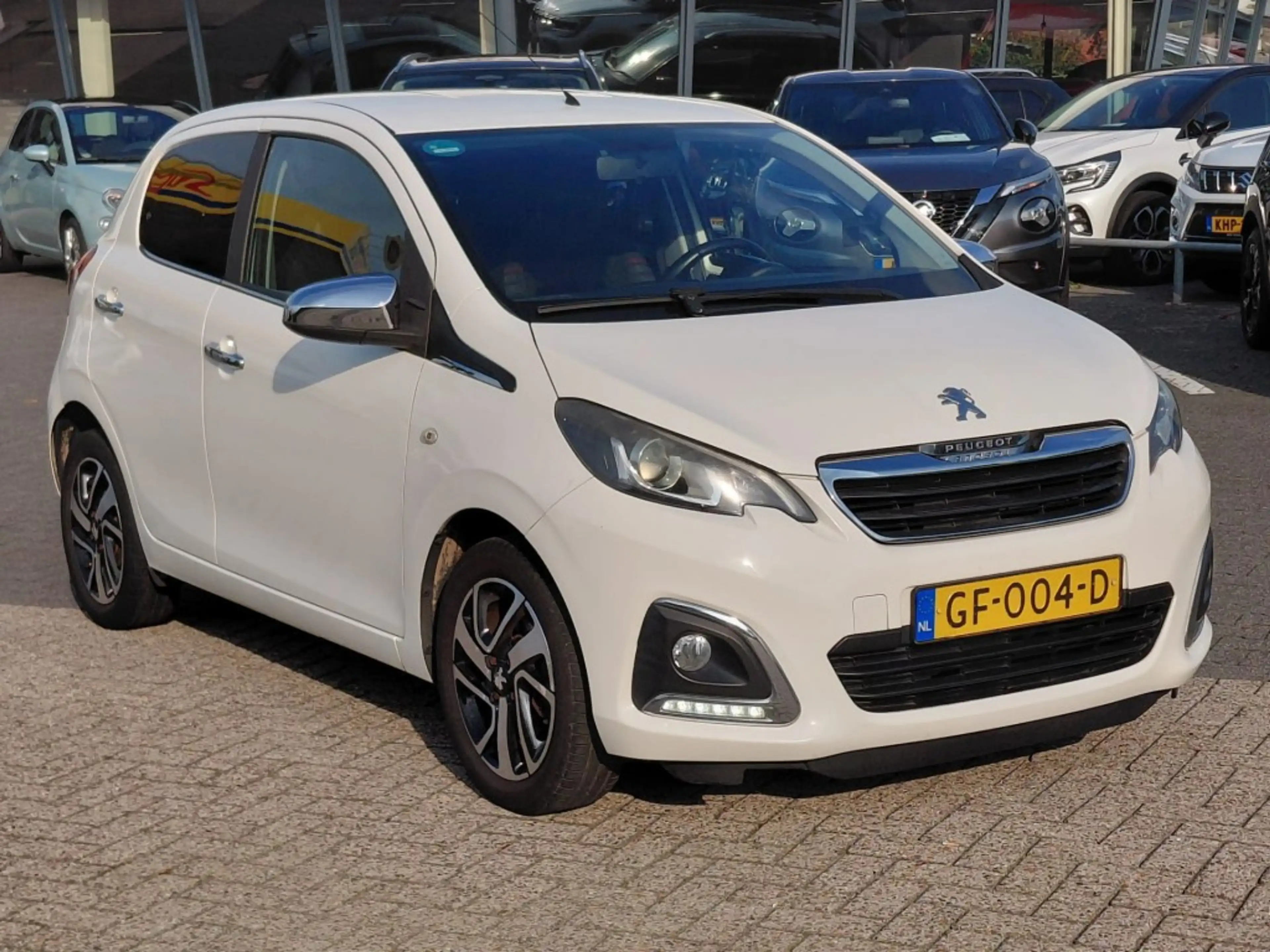 Peugeot 108 KEYLESS CAMERA CRUISE ECC — photo 13