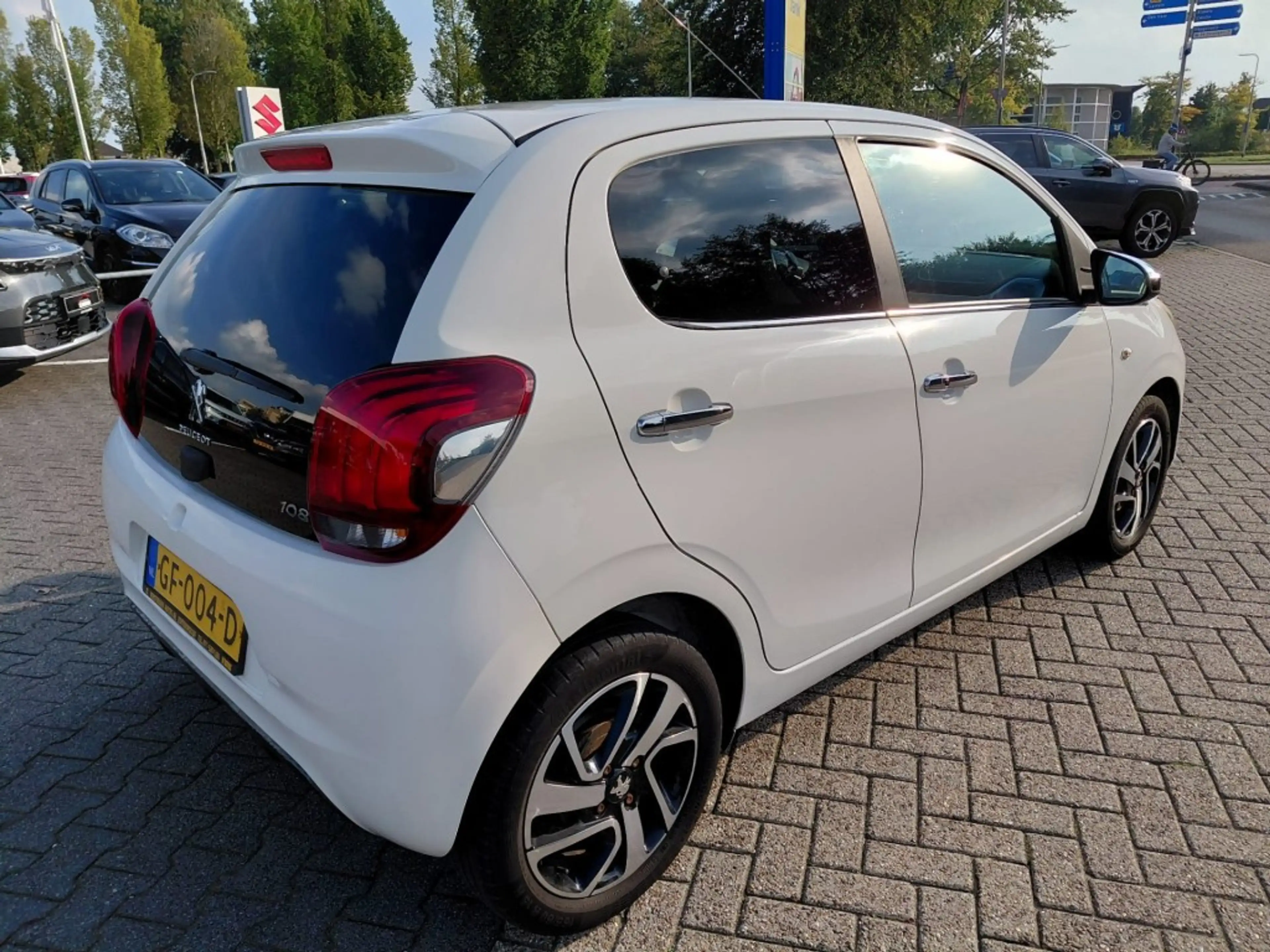 Peugeot 108 KEYLESS CAMERA CRUISE ECC — photo 11
