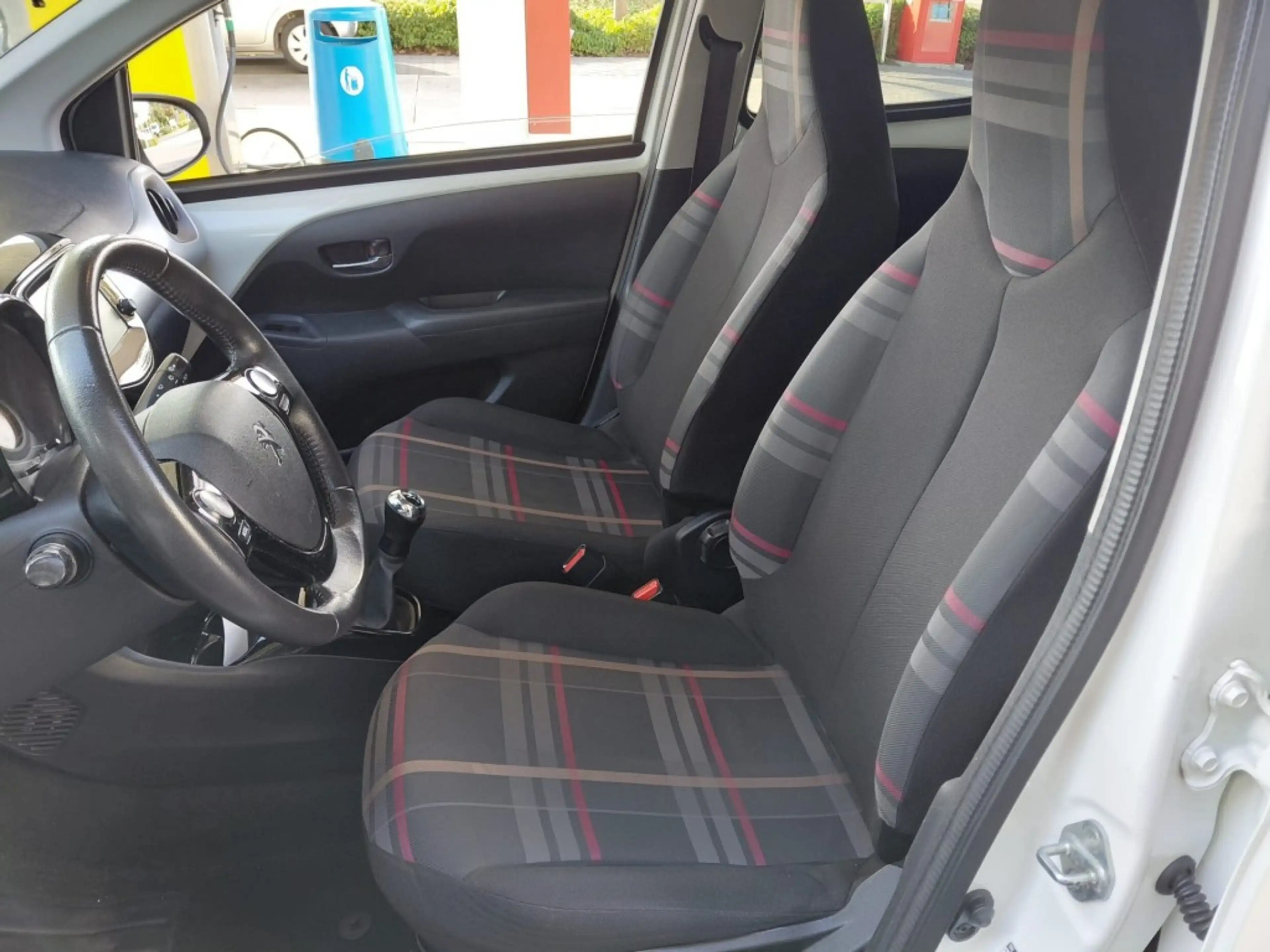Peugeot 108 KEYLESS CAMERA CRUISE ECC — photo 4