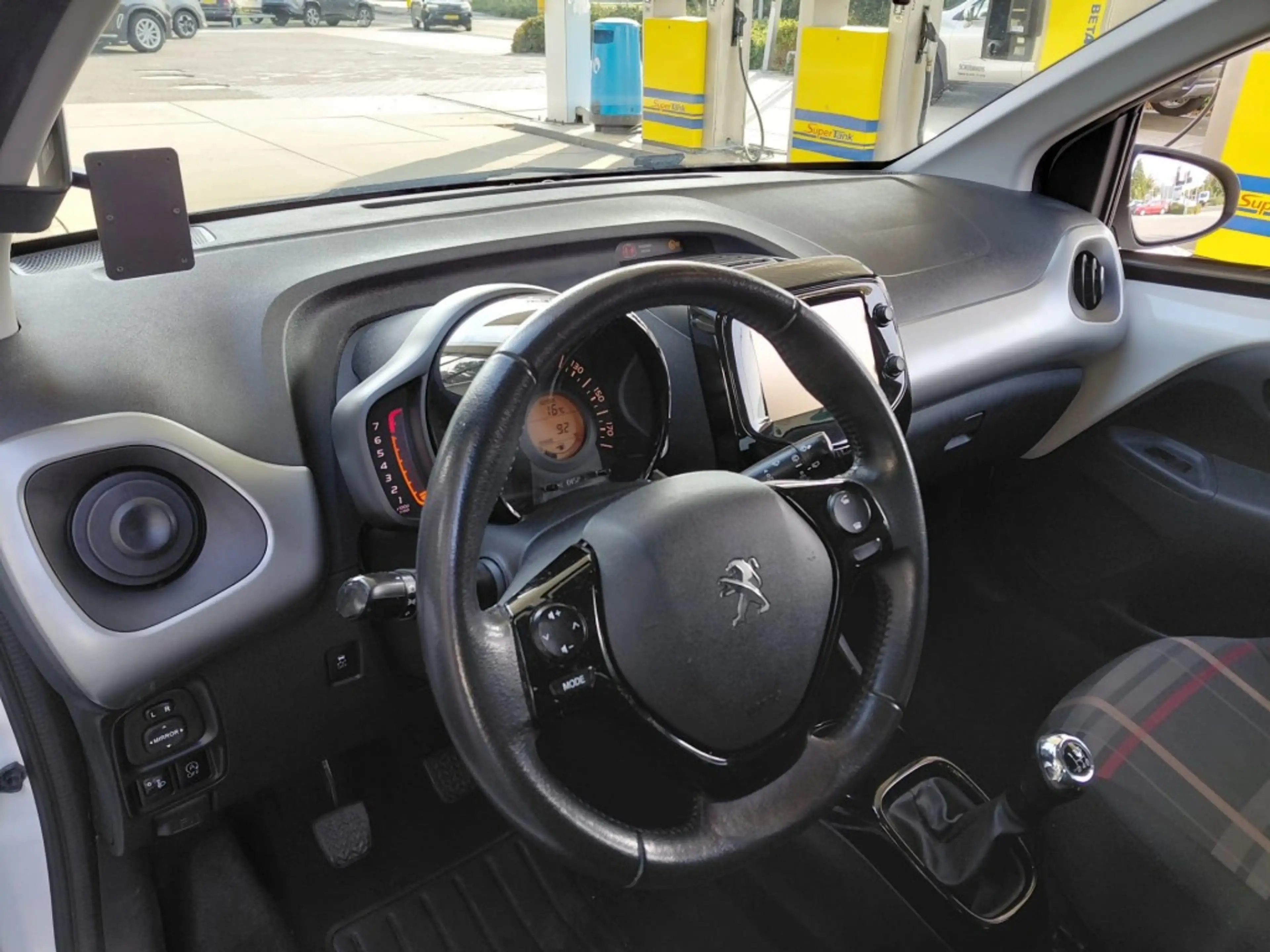 Peugeot 108 KEYLESS CAMERA CRUISE ECC — photo 7