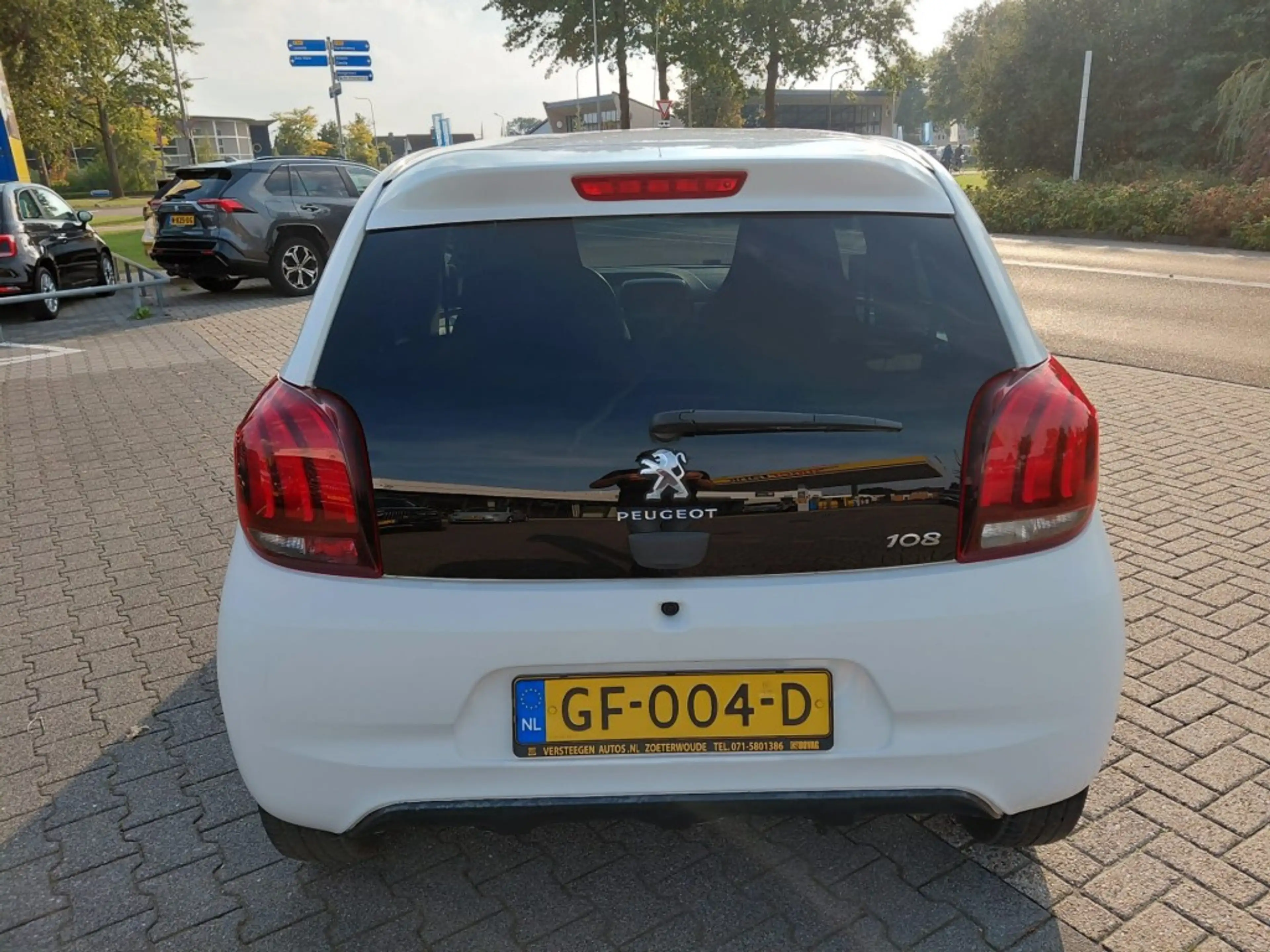 Peugeot 108 KEYLESS CAMERA CRUISE ECC — photo 9