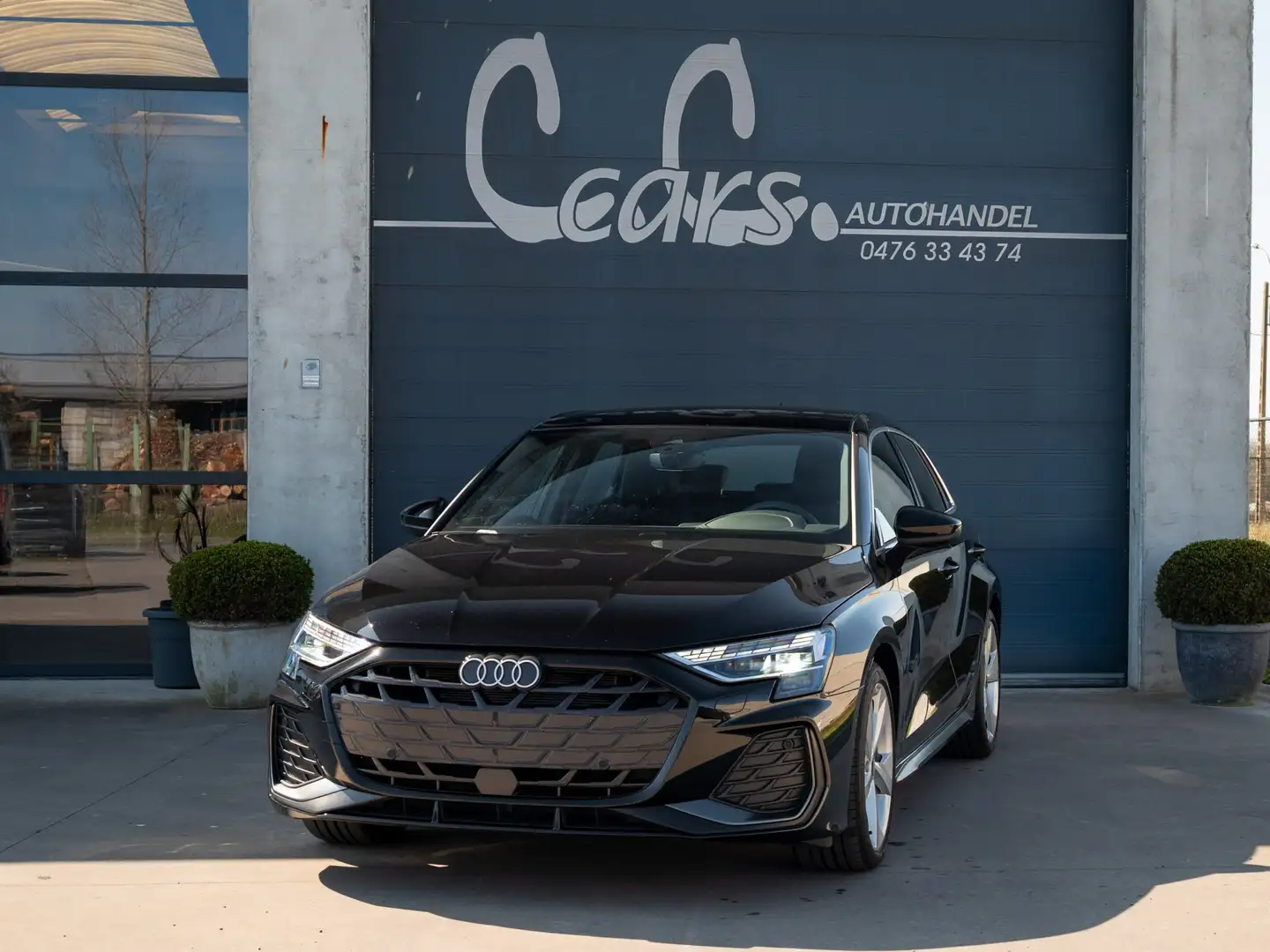 Audi A3 Sportback 35 TFSI S line/PANO/MATRIX/SONOS Zwart - 1