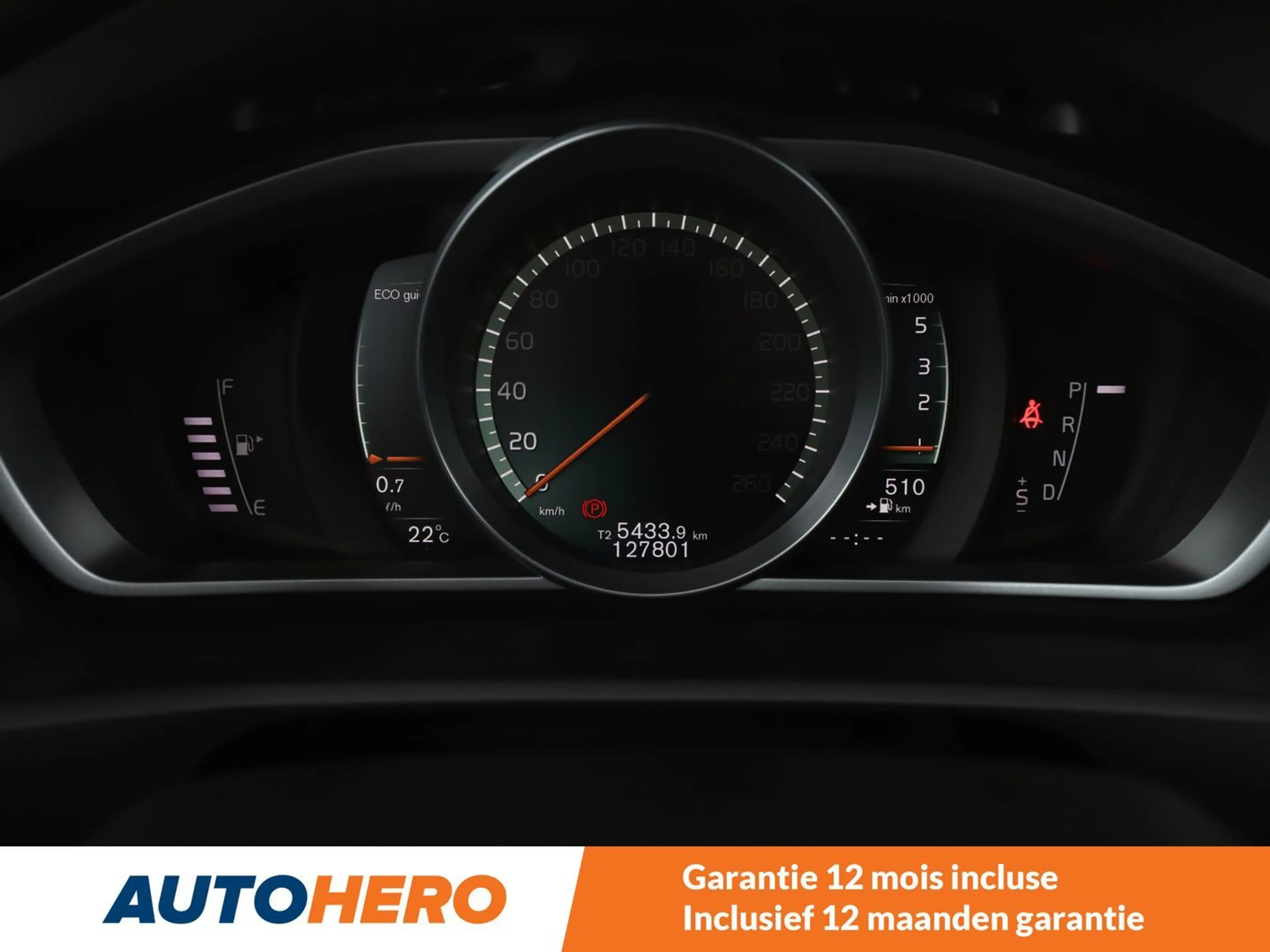 Volvo V40 Cross Country 2.0 D3 Plus — photo 6