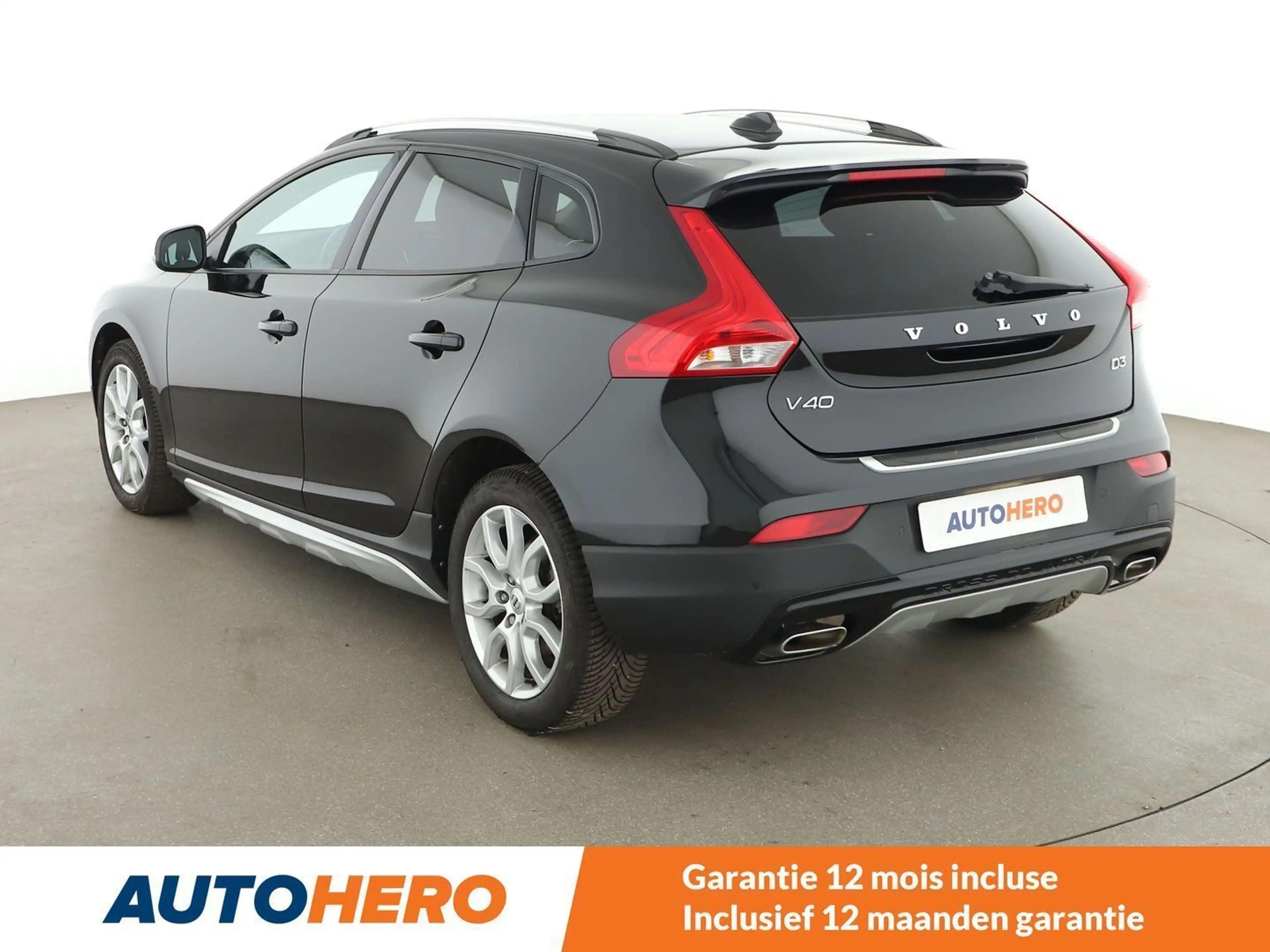 Volvo V40 Cross Country 2.0 D3 Plus — photo 4