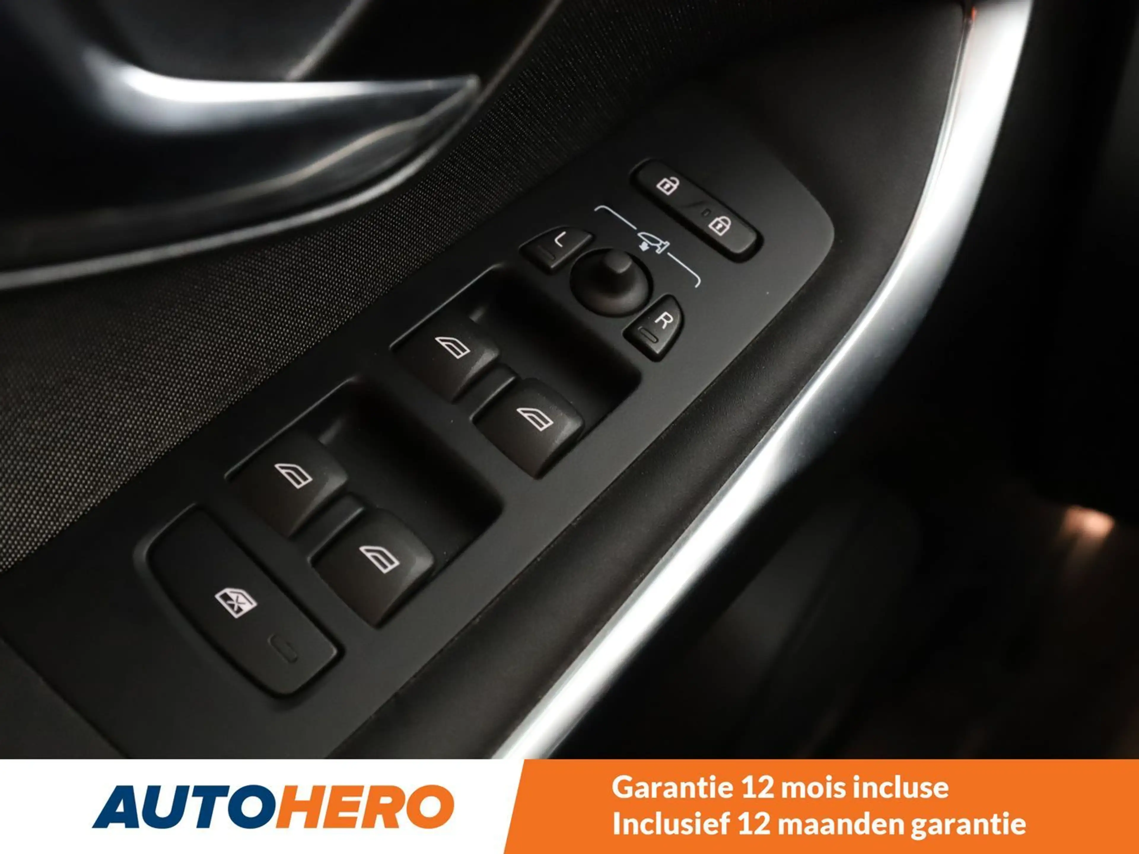 Volvo V40 Cross Country 2.0 D3 Plus — photo 13