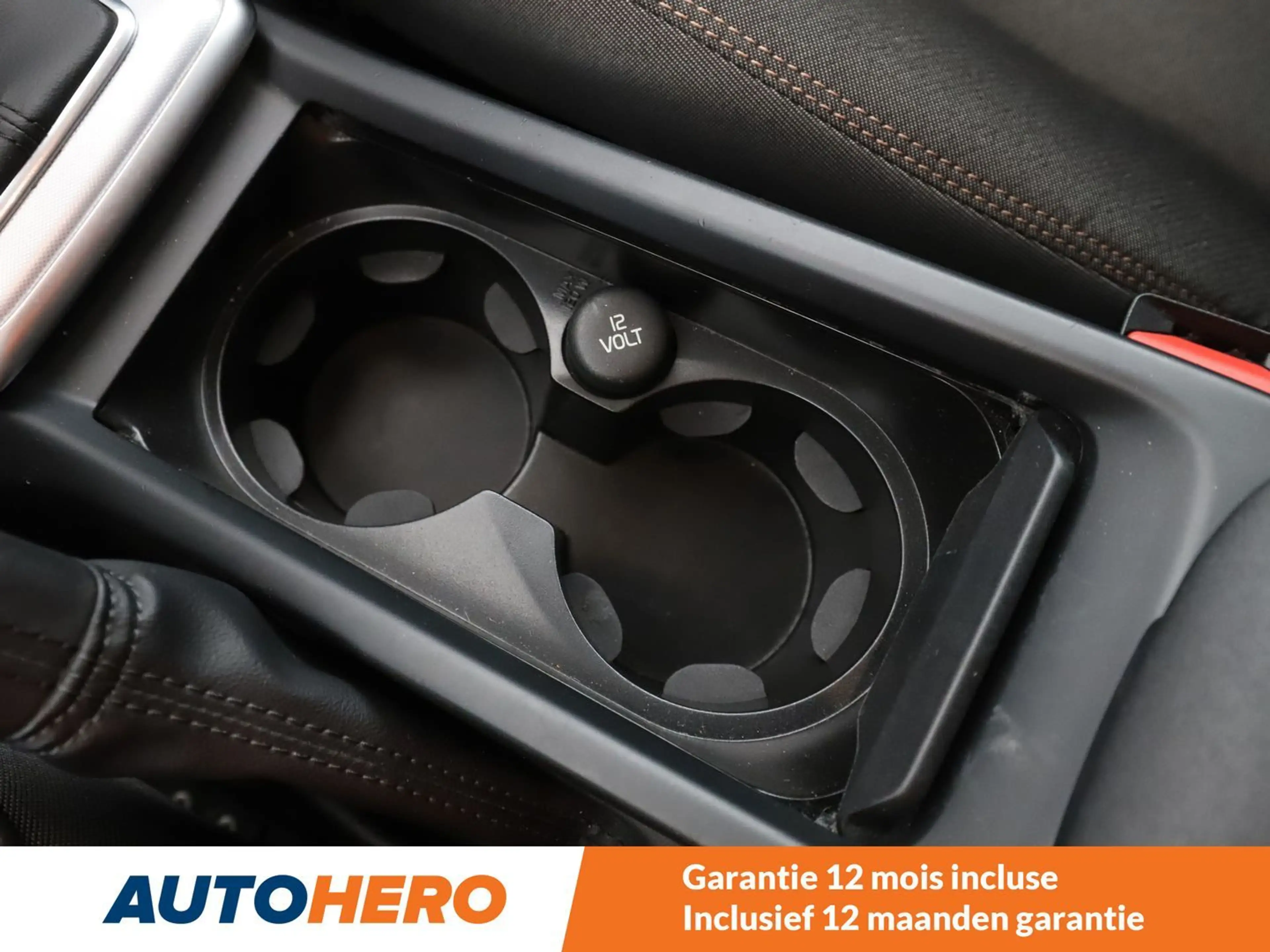 Volvo V40 Cross Country 2.0 D3 Plus — photo 12