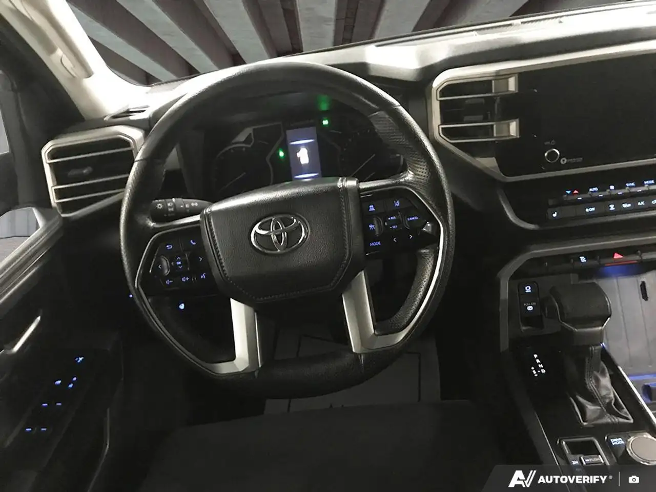 Toyota Tundra снимка Toyota Tundra