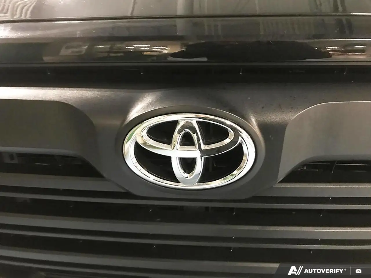 Toyota Tundra снимка Toyota Tundra