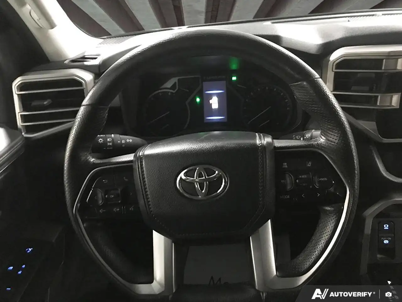 Toyota Tundra снимка Toyota Tundra