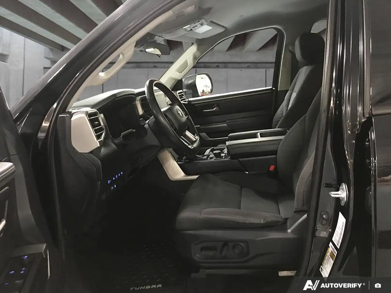 Toyota Tundra снимка Toyota Tundra