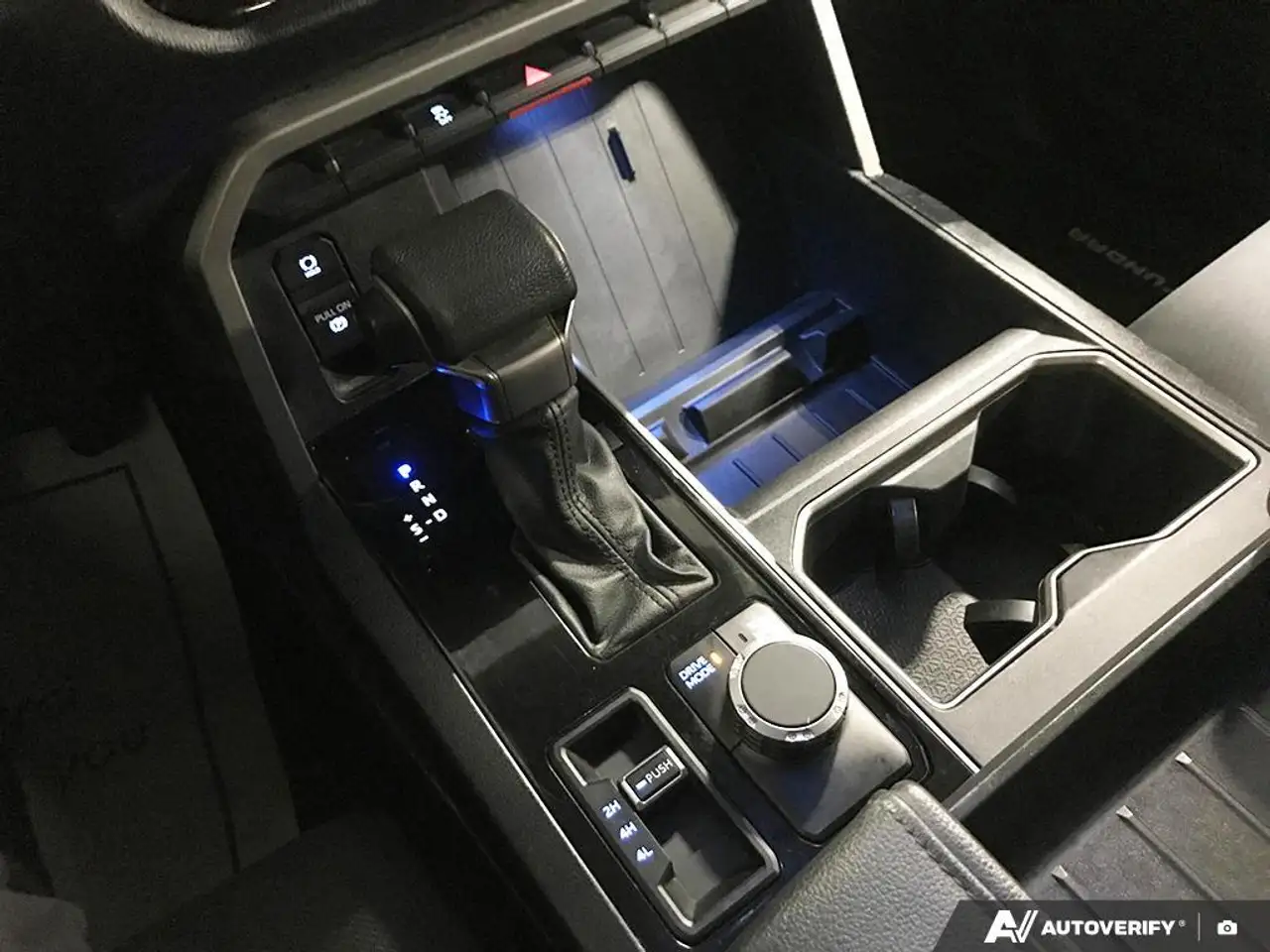 Toyota Tundra снимка Toyota Tundra