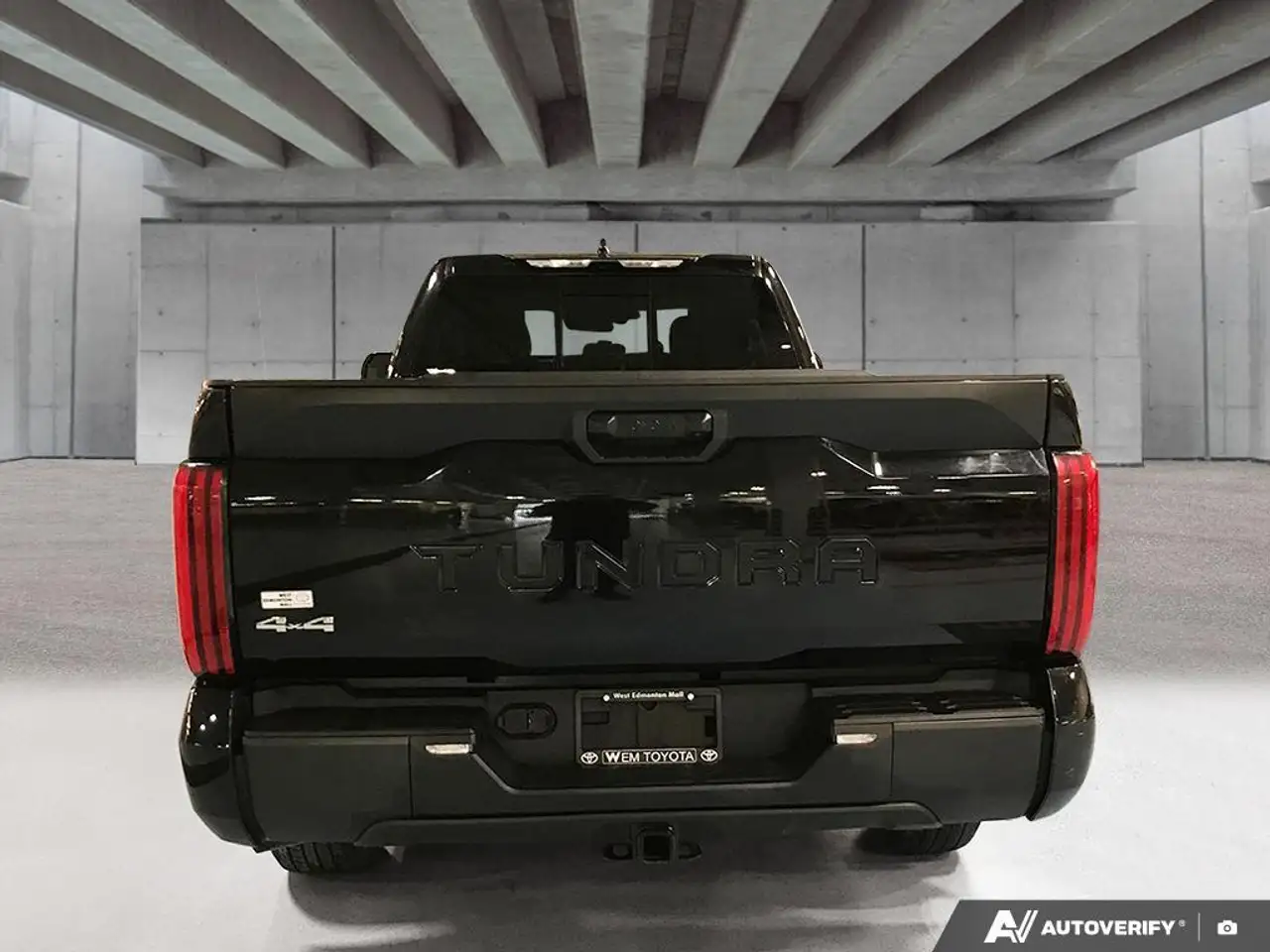 Toyota Tundra снимка Toyota Tundra