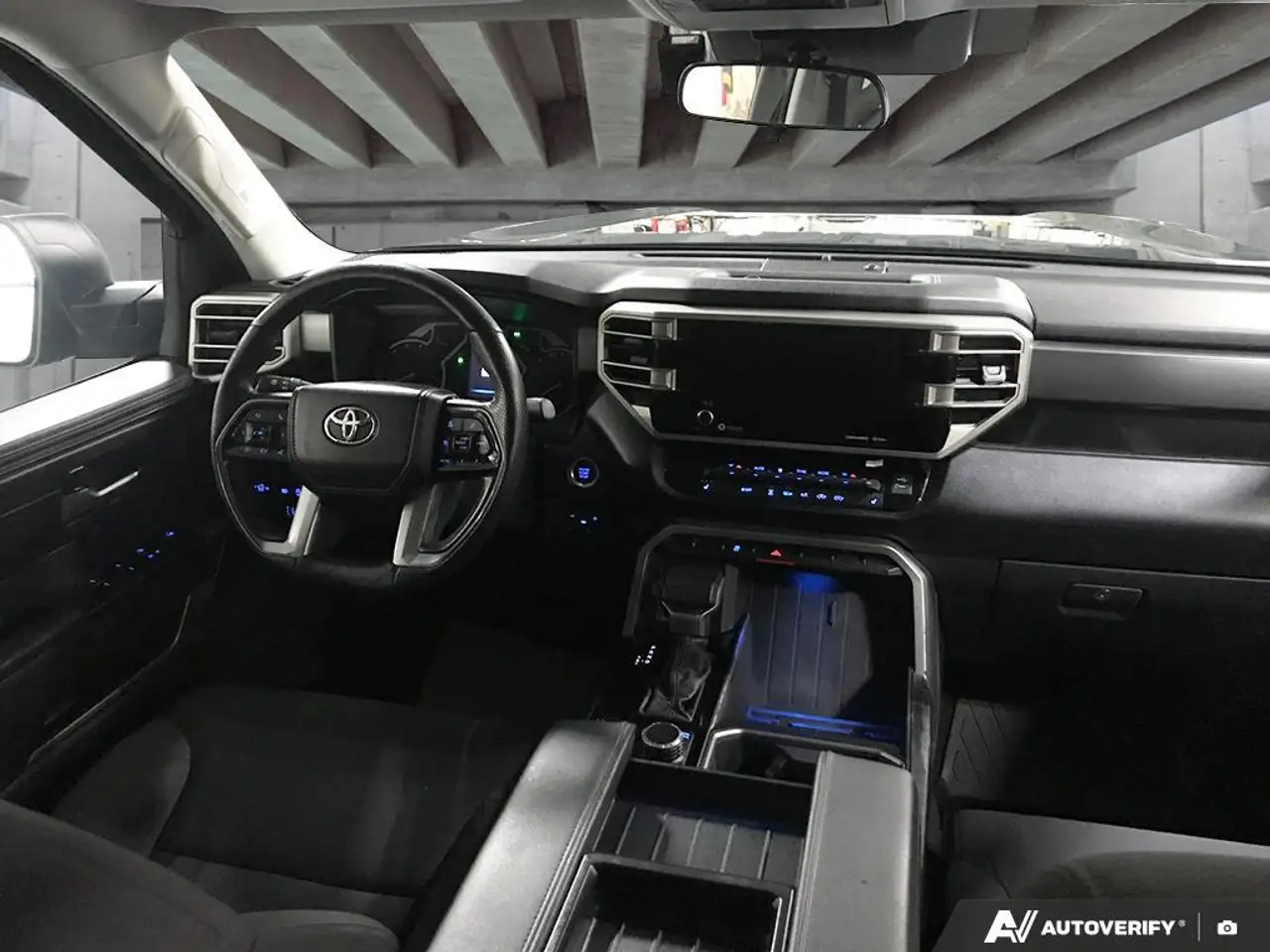 Toyota Tundra снимка Toyota Tundra
