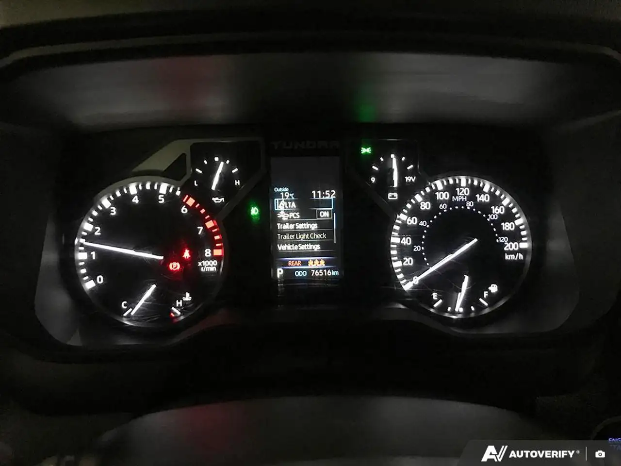 Toyota Tundra снимка Toyota Tundra