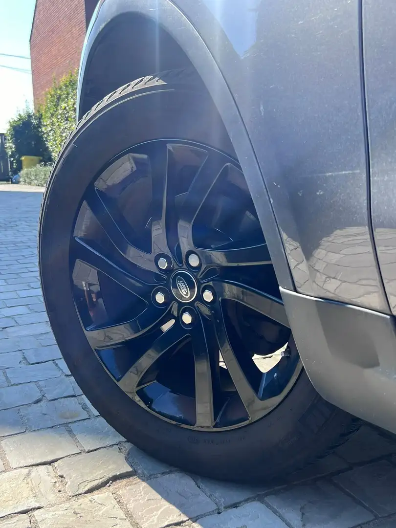Land Rover Discovery 2.0 SD4 SE Grau - 2